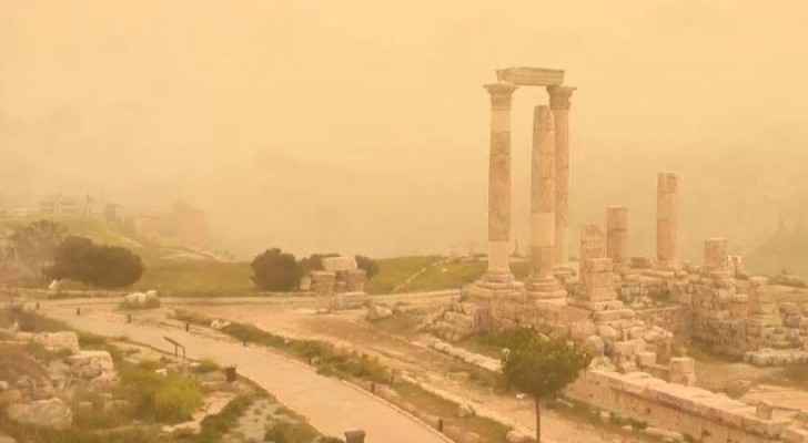 الأردن.. ازدياد حدة الأجواء المغبرة عصر