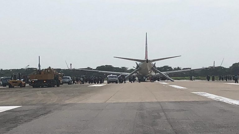 هبوط اضطراري ”ناجح“ لطائرة تعطلت عجلاتها