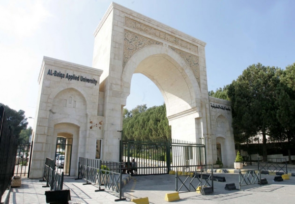 الرزاز يحيل شكوى هيئة تدريس في