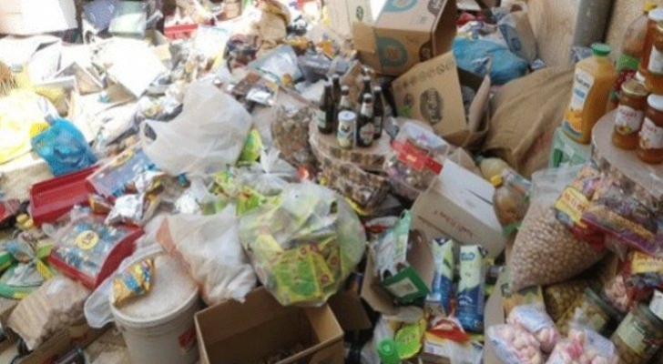 اتلاف مواد غذائية وعصائر فاسدة في