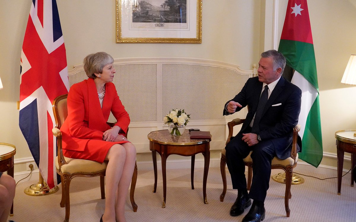 الملك يلتقي تيريزا ماي في باريس