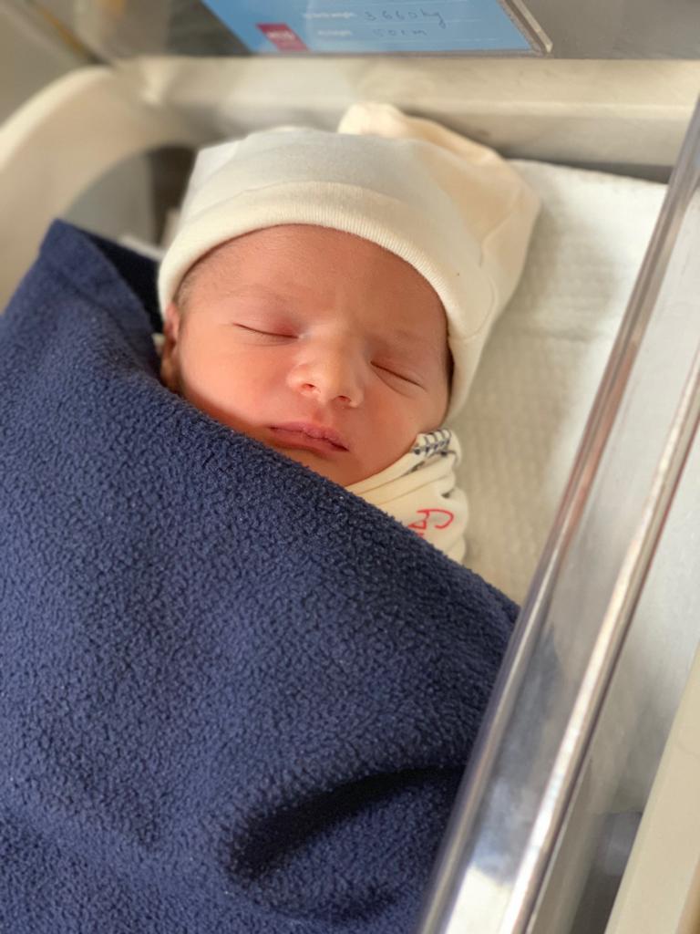 المولود الجميل احمد يضيء منزل والديه