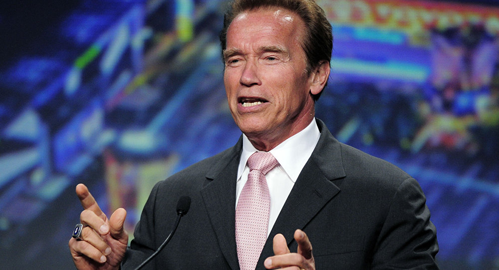 الممثل الهوليودي الشهير شوارزنيجر يتعرض لاعتداء