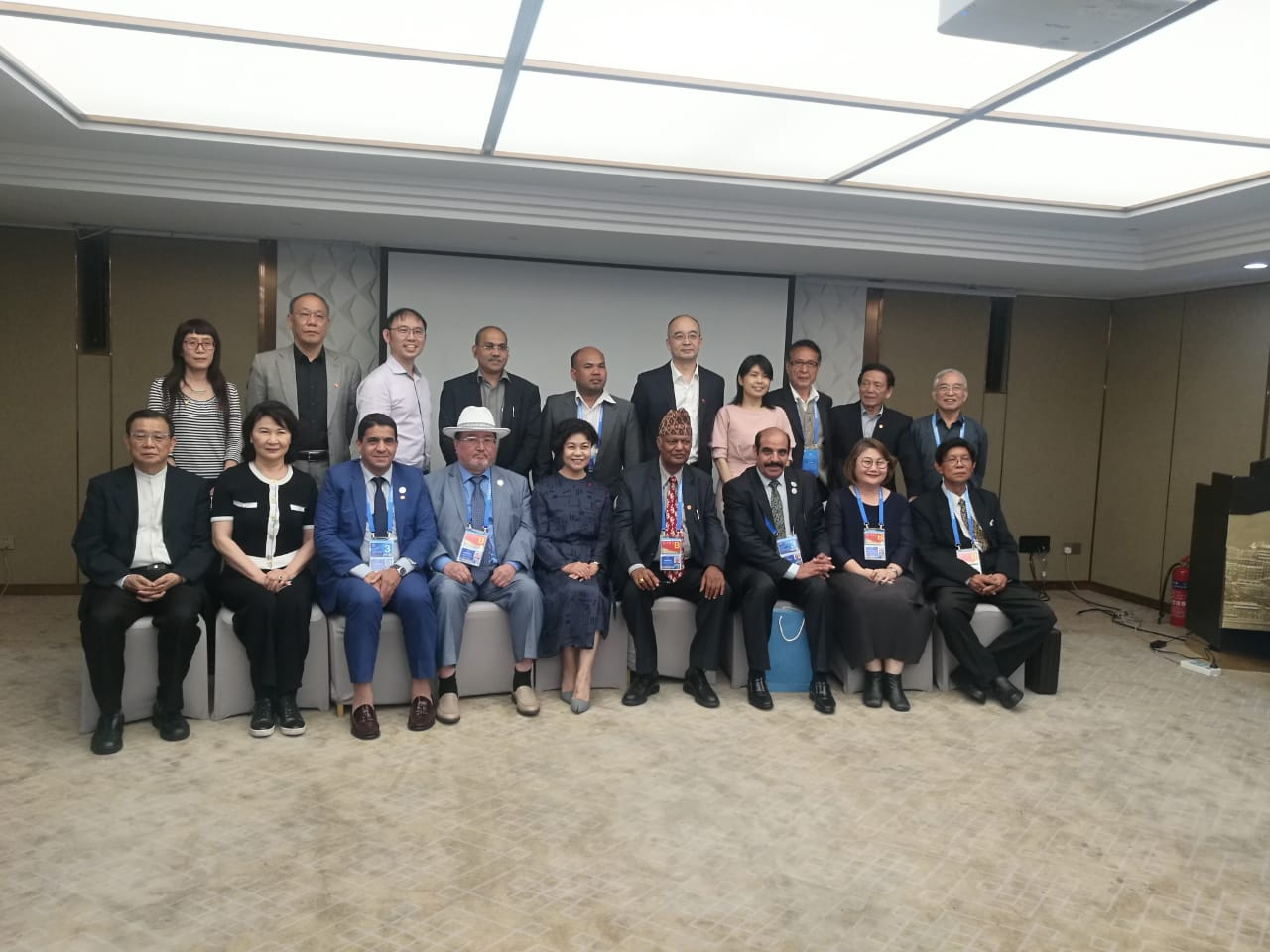 العدوان يشارك في مؤتمر «حوار الثقافات