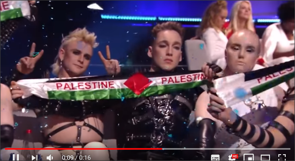 ماذا فعل فريق ايسلندي بالعلم الفلسطيني