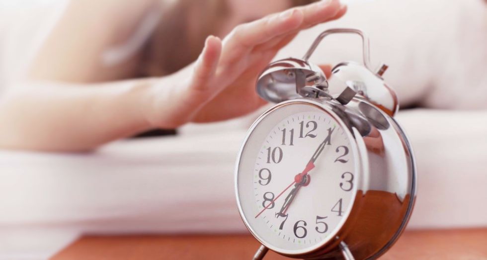 إذا كنت تعاني من الاستيقاظ مبكرا..