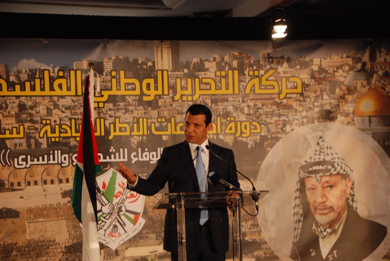 رائحة دحلان تفرض على أنوف الفلسطينيين