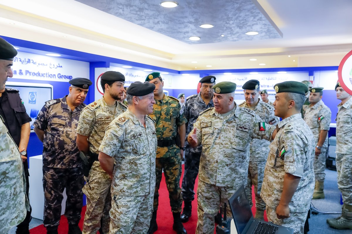 الملك في هيئة الاتصالات الخاصة.. ويجري