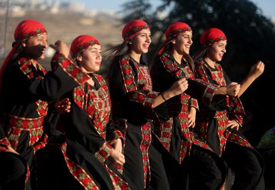 الاحتلال يسجن 4 فلسطينيين بسبب حفل