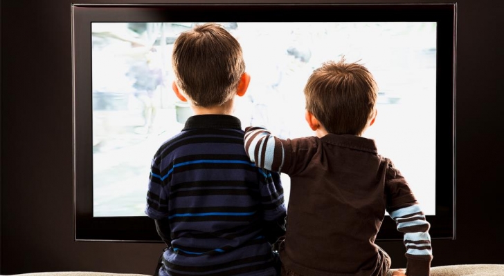 ساعتان يوميا.. هذا ما تفعله الشاشات