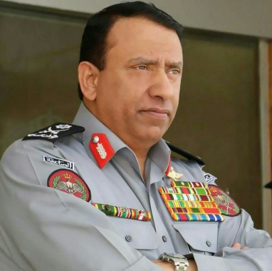 رجل دولة بثياب دركي