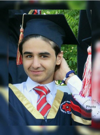 محمد خالد القضاة يحتفل بتخرجه من