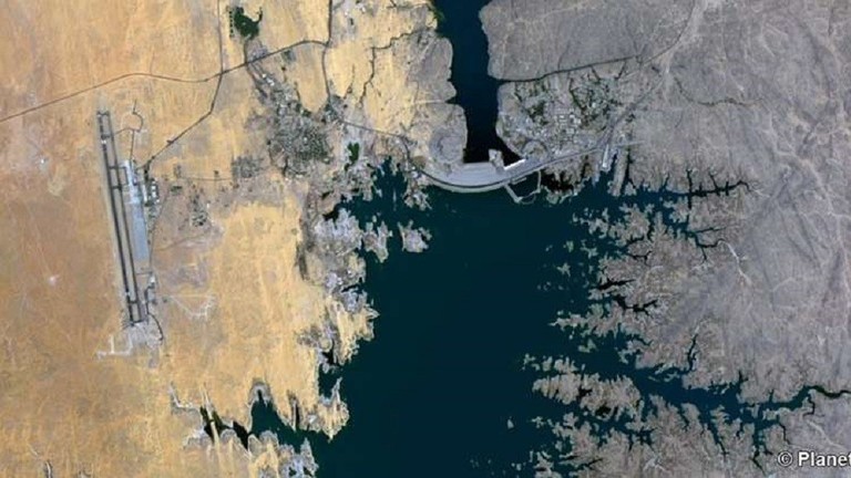 السيسي يعوض المتضررين من بناء السد