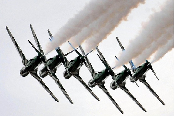 طائرات الصقور الملكية تحلق غدا الخميس