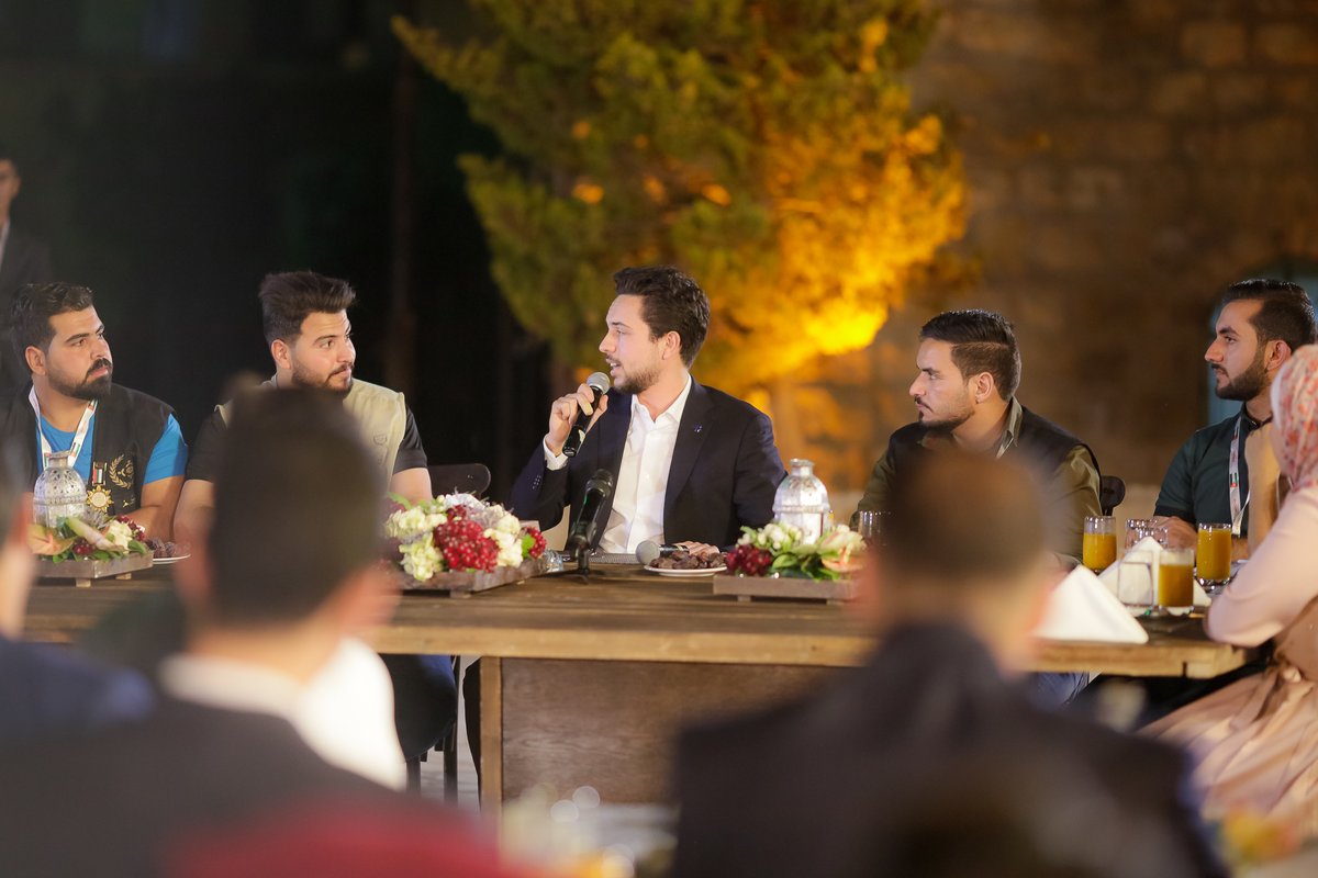 ولي العهد الأمير الحسين.. حراك يراقبه