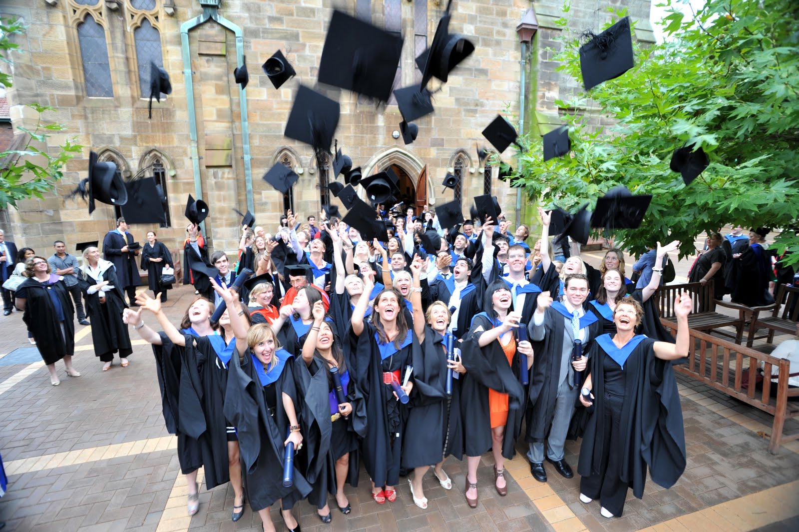 الحكومة اليابانية تعلن عن منح دراسية