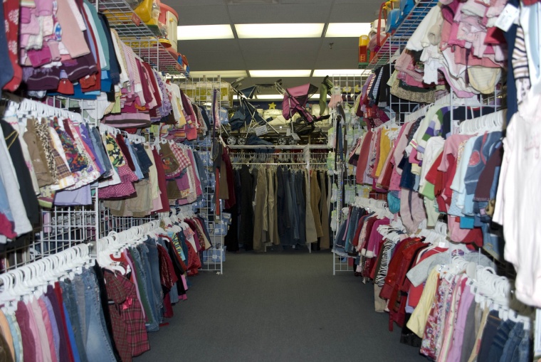 تجار الالبسة والاحذية يترقبون الايام المقبلة