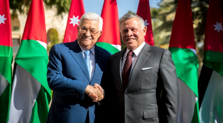 عباس يهنئ الملك بعيد الاستقلال