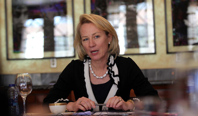 السفيرة الأمريكية: أحترم تعامل الأردن مع