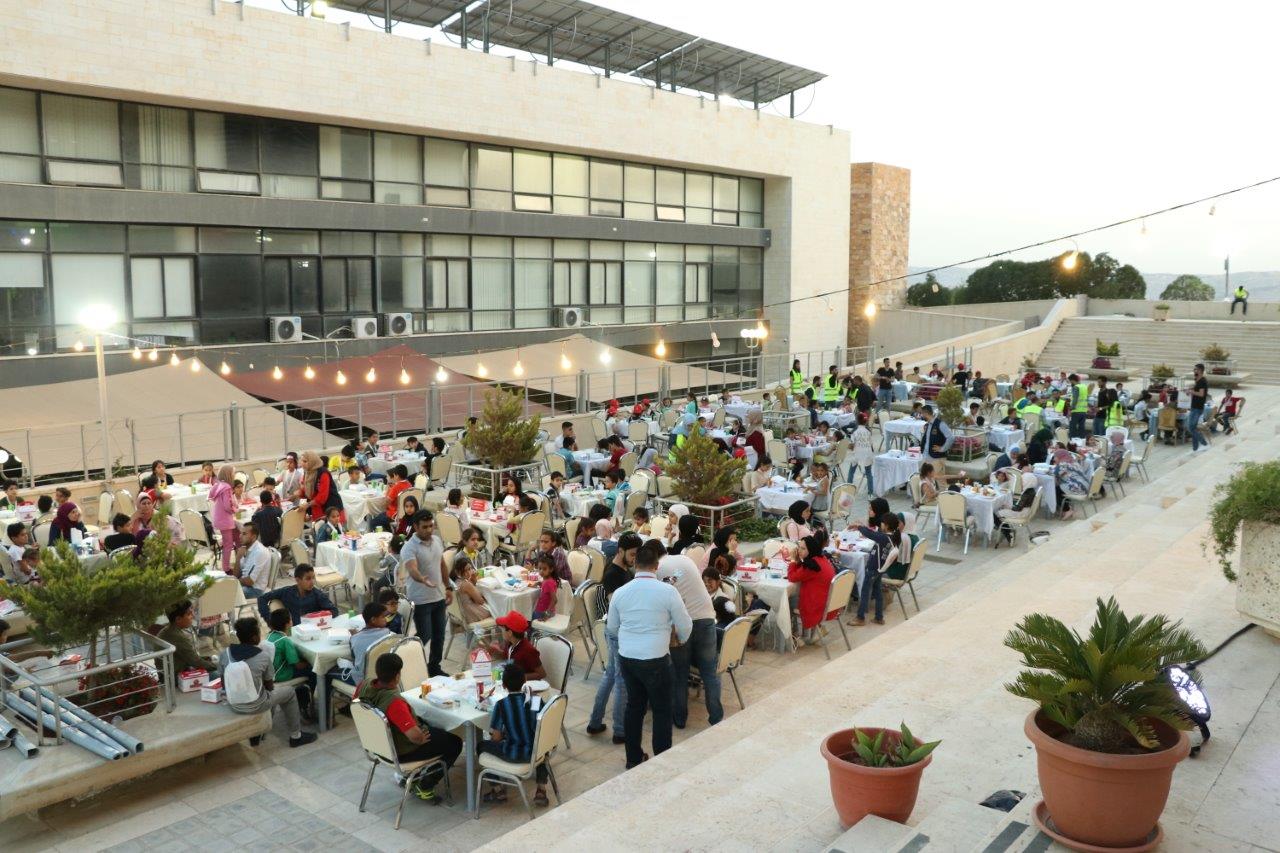 «عمان العربية» تستضيف (150) يتيما من