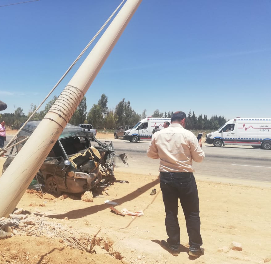 وفاة و6 إصابات بتدهور باص في