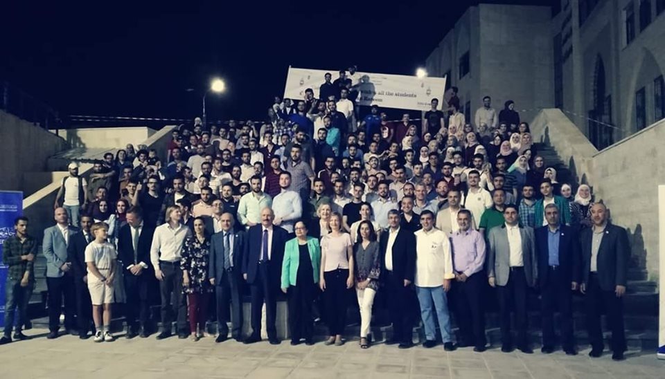 جامعة الزرقاء تقيم إفطار لطلبة Edu-Syria