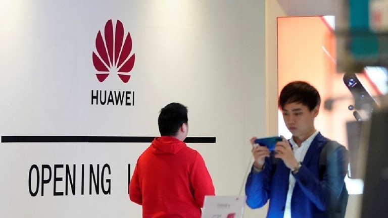 ’إل جي‘ سخرت من ’هواوي‘ فانقلب