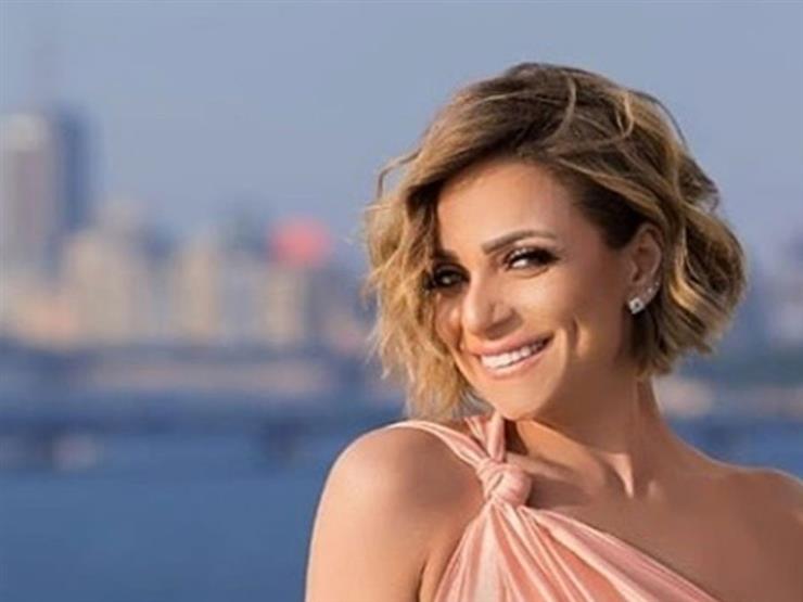 ريم البارودي تعلق على طلاق سمية