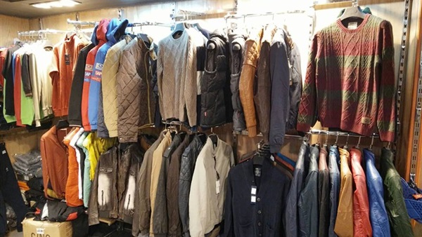 نقابة الألبسة: تحسن حركة الشراء مع