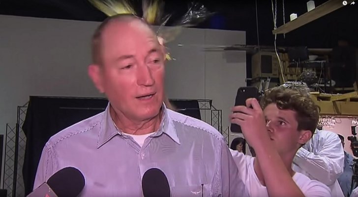 ’فتى البيضة‘ يتبرع بمبلغ كبير لضحايا