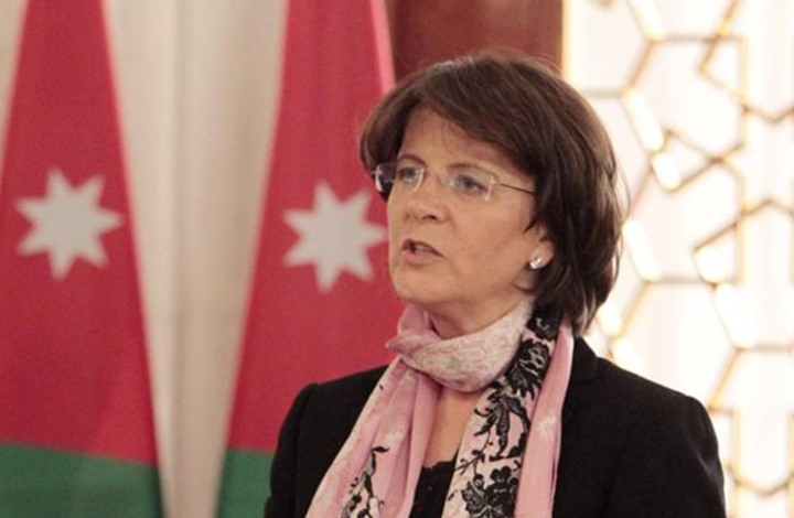 السفيرة عناب تؤدي اليمين القانونية أمام