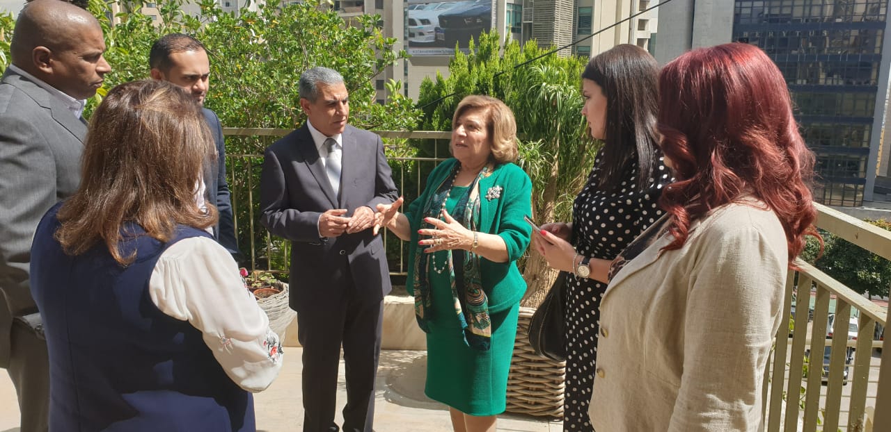 هذه السنديانة التي تطاول شجرة الأرز