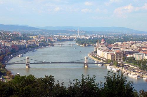 قتلى بتصادم قاربين في نهر الدانوب