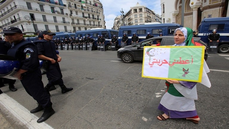 القضاء الجزائري يحقق في قضية وفاة