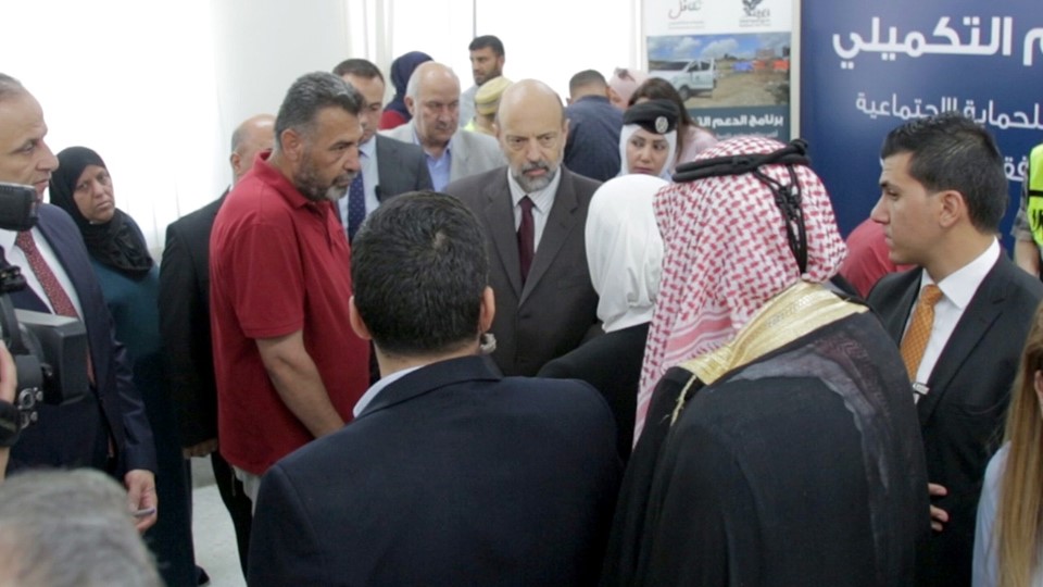 الرزاز يطلق برنامج «تكافل» (رابط)