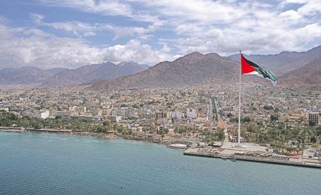 تركيب اجهزة لتوجية بواخر النفط بالعقبة