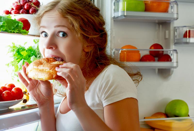 للأسرة.. . 4 أسباب للجوع المستمرّ