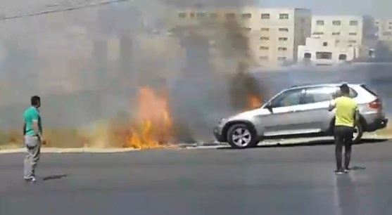 حريق اعشاب جافة بالقرب من حراج