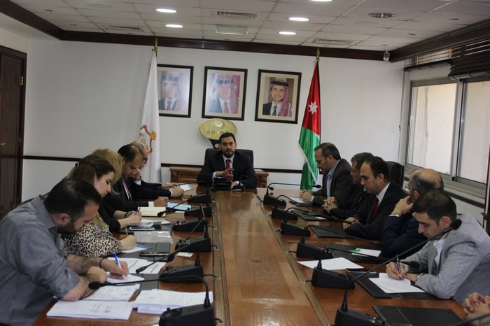 الحموري يترأس اجتماعا في غرفة تجارة