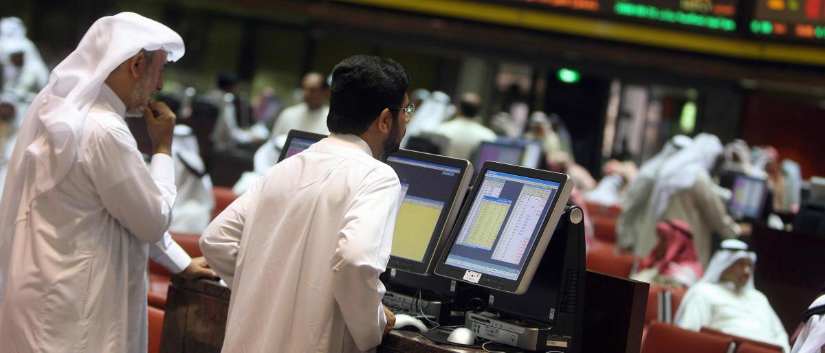خسائر النفط تدفع 4 بورصات عربية