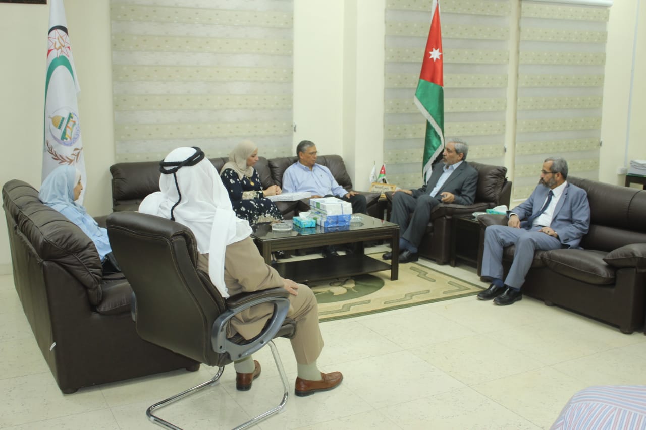 الدهيسات يلتقي وفدا من مشروع تواصل