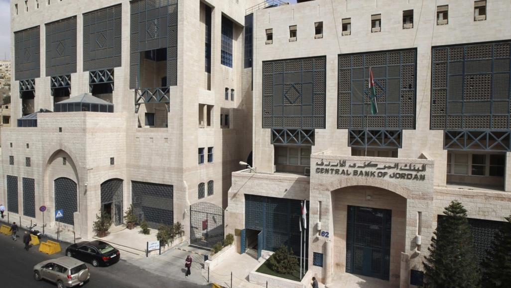 ديون جديدة لتسديد ديون سابقة.. قروض