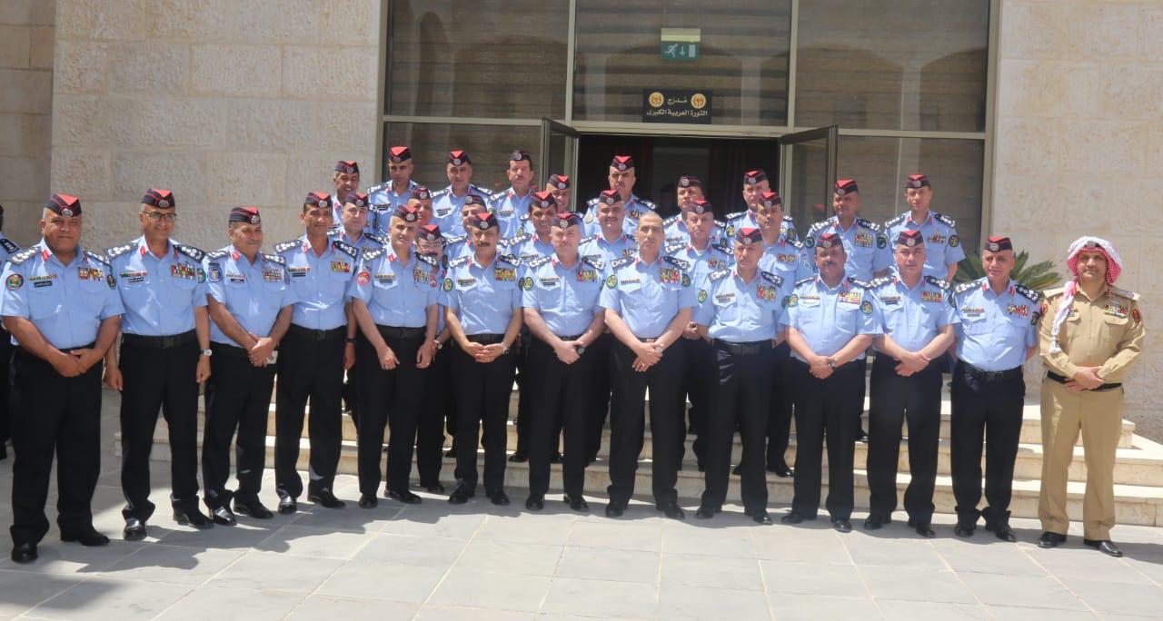 الحمود يقلد الرتب الجديدة لـ «كبار