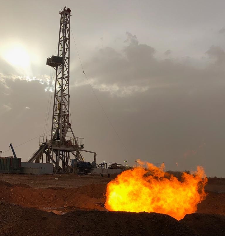 الرزاز يبشر الأردنيين: تتوالى الأخبار المشجعة