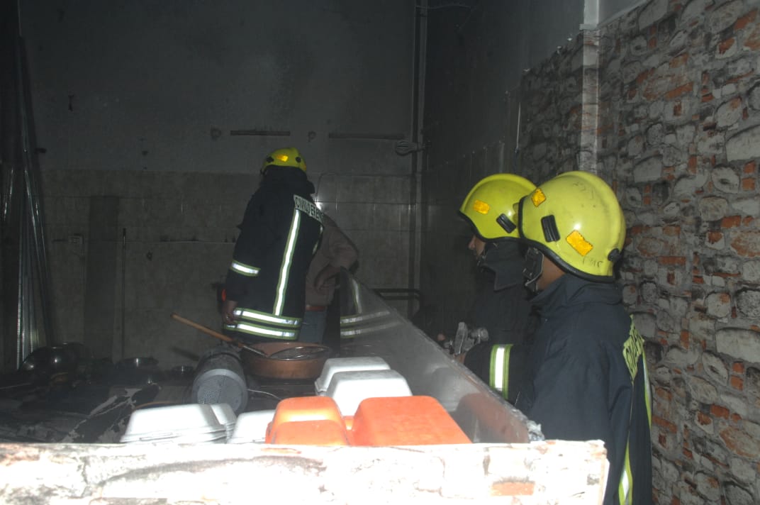 حريق مطعم في الرمثا (صور)