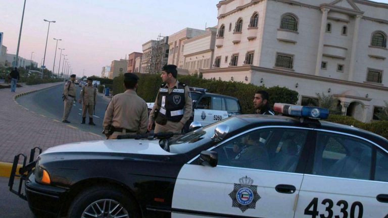 الكويت.. عسكريان يغتصبان مواطنة ”مطلوبة“