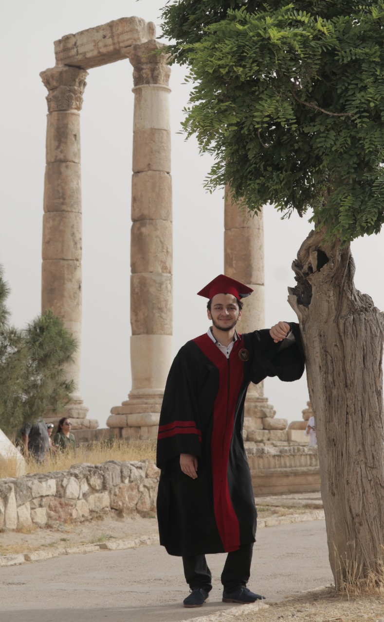 نايف حتر.. مبروك التخرج