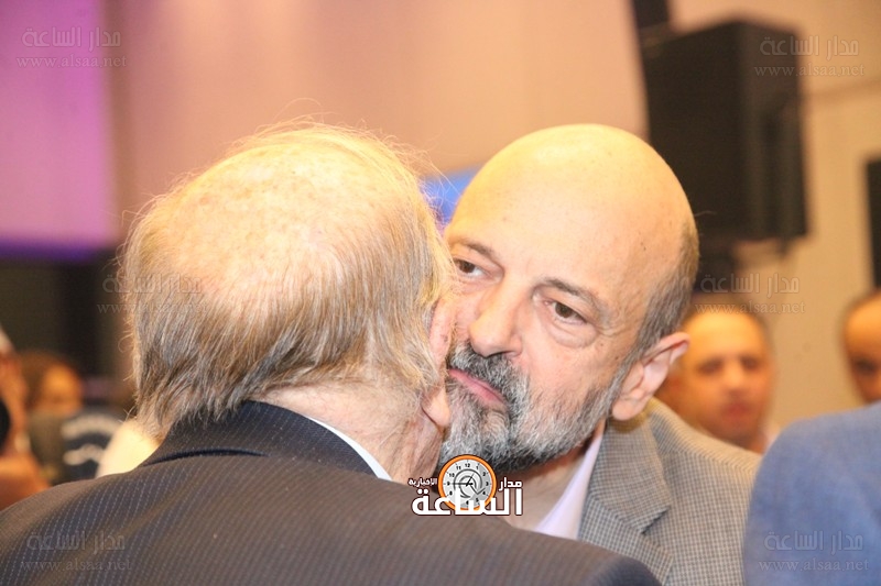 الحكومة تستثني متخصصين من شاغر مفوض