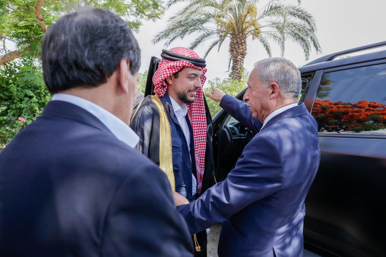 الأمير الحسين يلتقي وجهاء عشائر الشونة