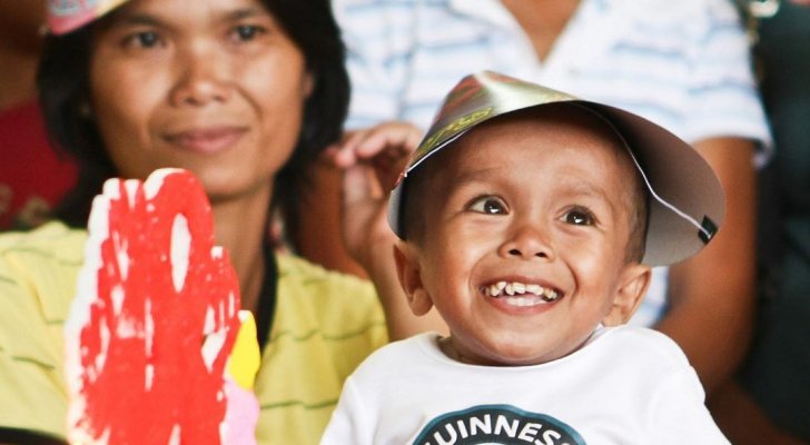 طوله 59 سم.. صور من احتفالات